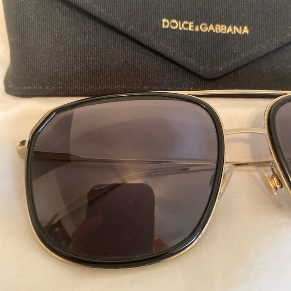 Dolce & Gabbana black/gold square aviator sunglasses - Picture 3 of 8